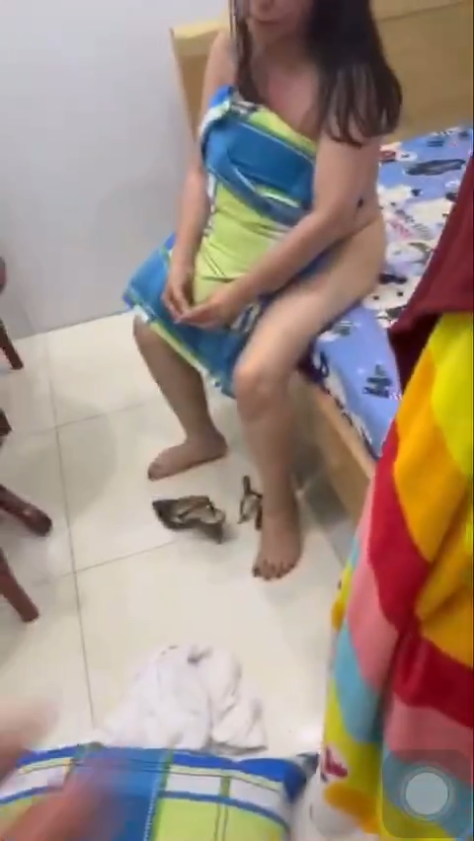 Bắt quả tang người vợ U40 đang ngoại tình đam mê cuồng nhiệt