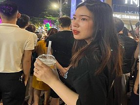 Phim sex Public - Lyna mê mẩn cảm giác bị bắn tinh nóng hổi sâu bên trong.